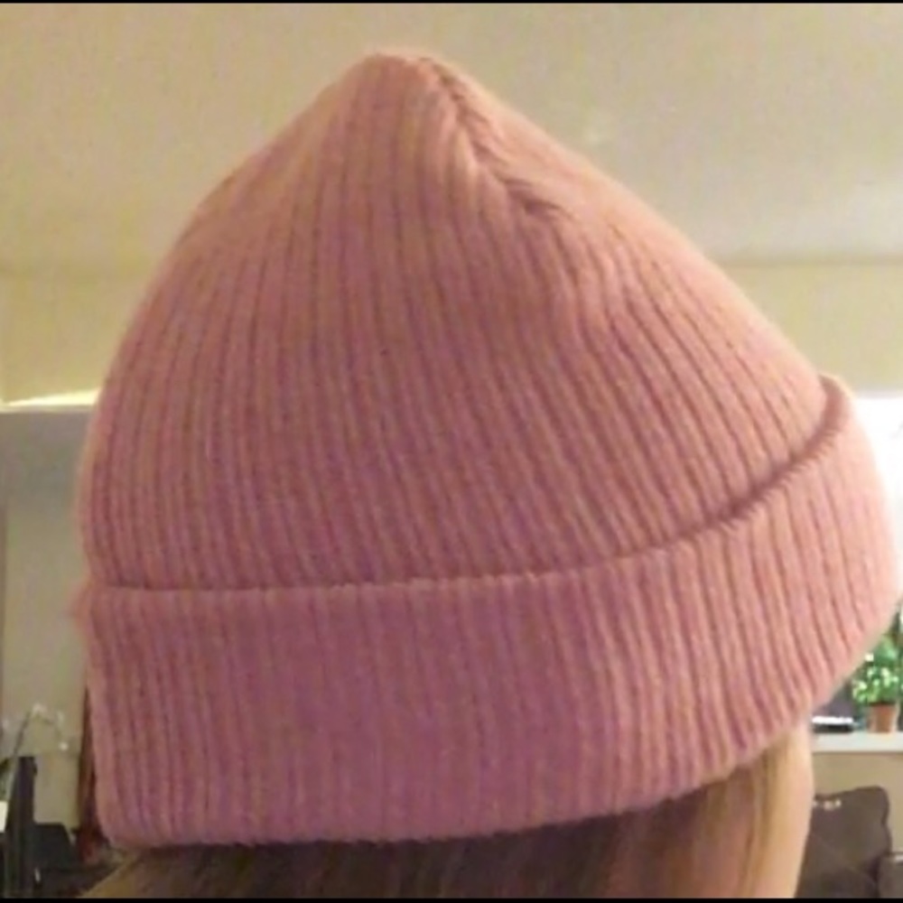 Pink winter hat - Picture 2 of 2
